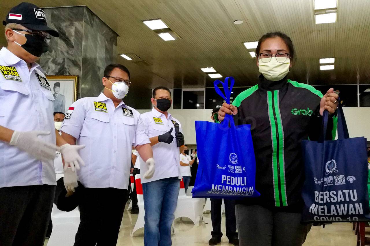 MPR Gelar Aksi Solidaritas...