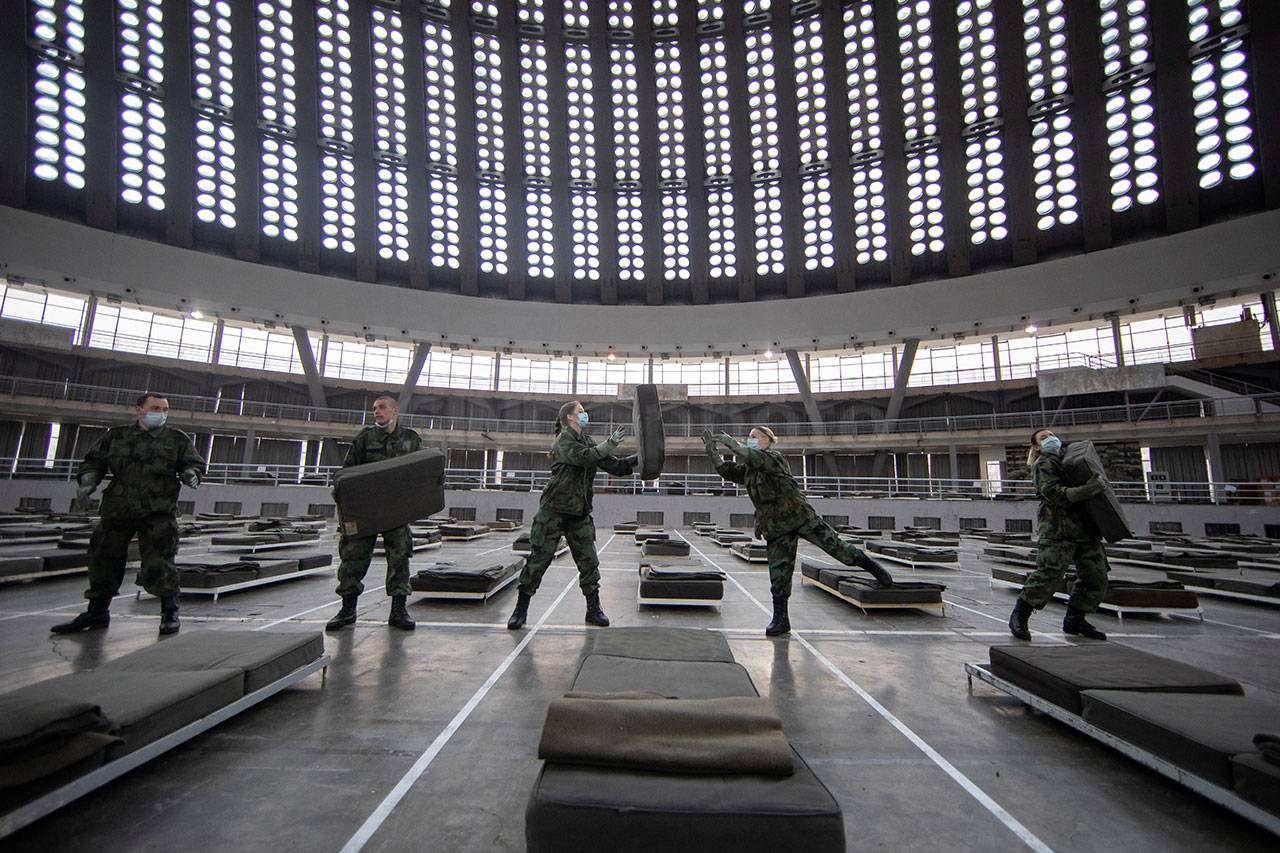 Serbia Ubah Gedung Pertemuan...