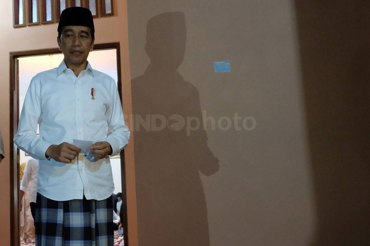 Ibunda Presiden Jokowi...