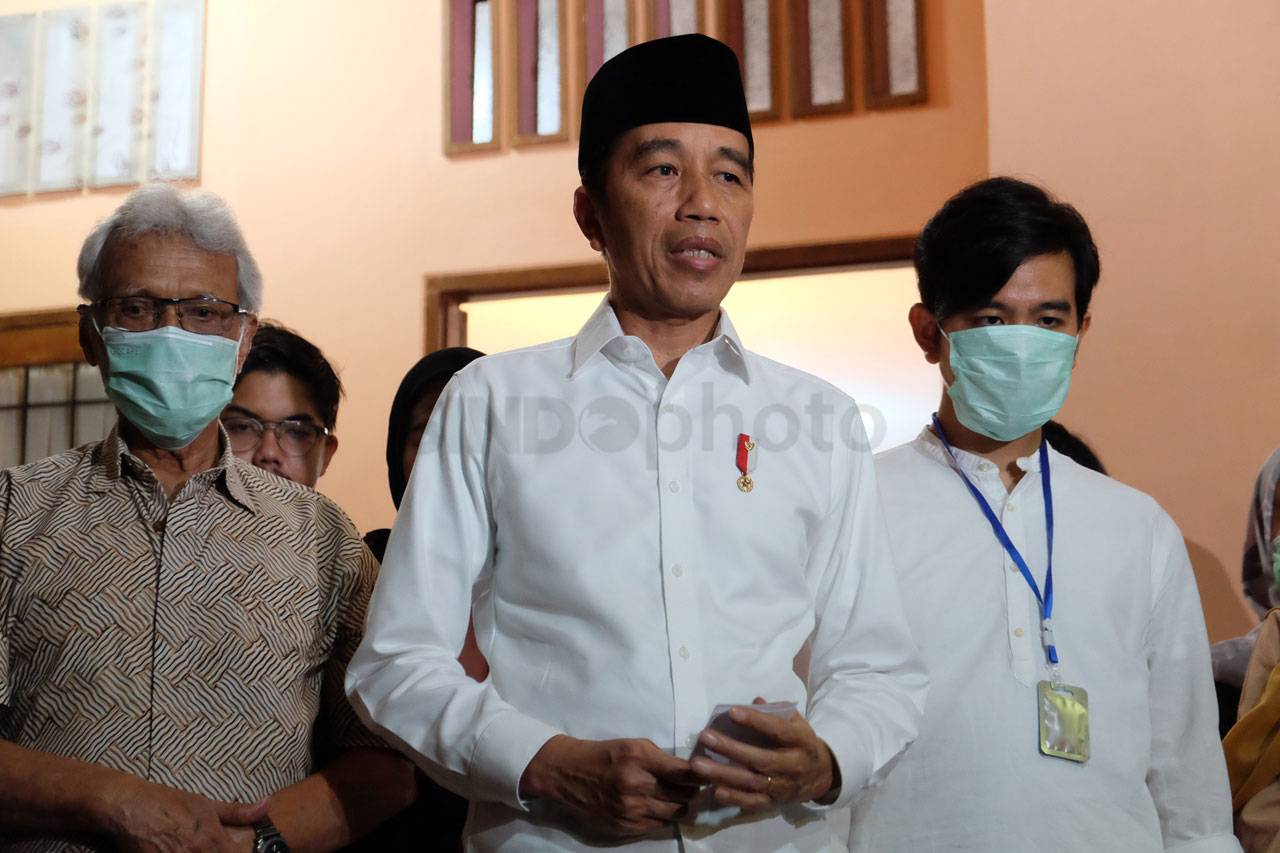 Ibunda Presiden Jokowi...