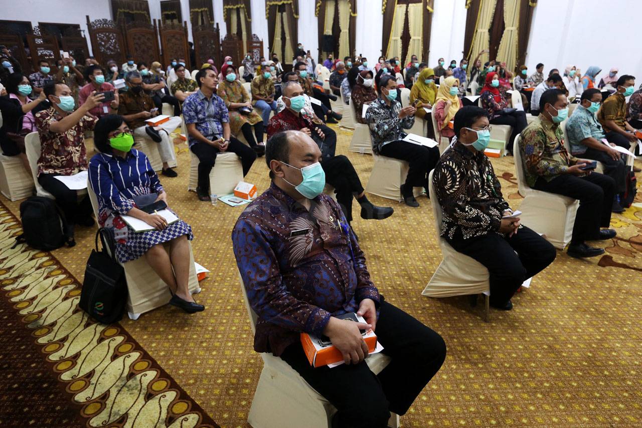 Pemprov Jawa Timur Distribusikan...