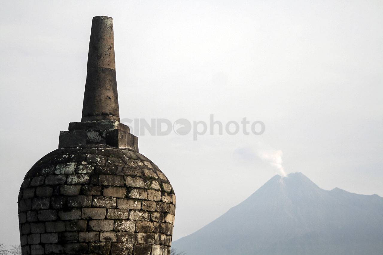 Masih Erupsi, Gunung...