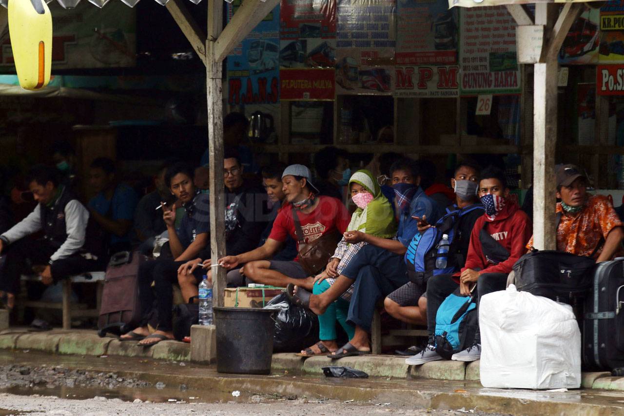Di Tengah Merebaknya...