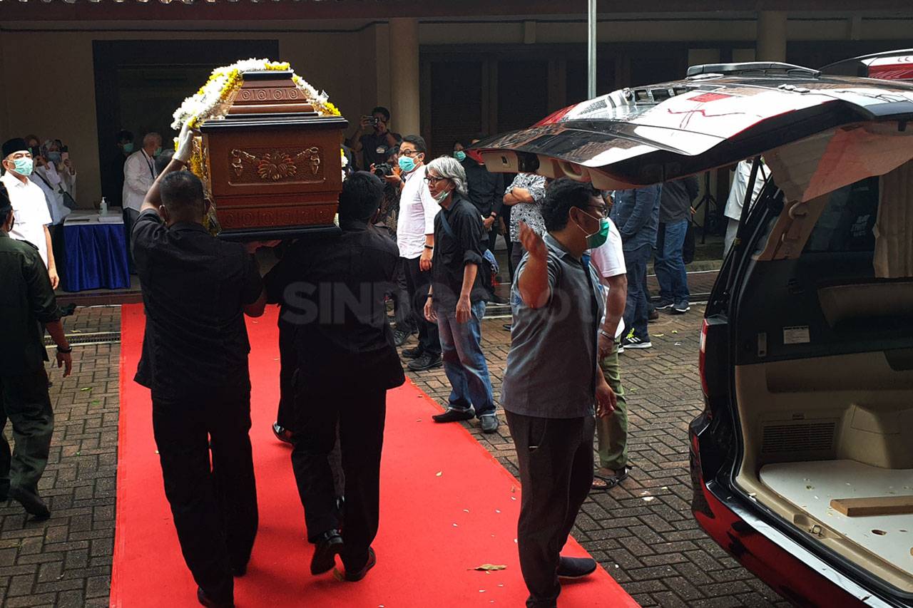Jenazah Bob Hasan Tiba...