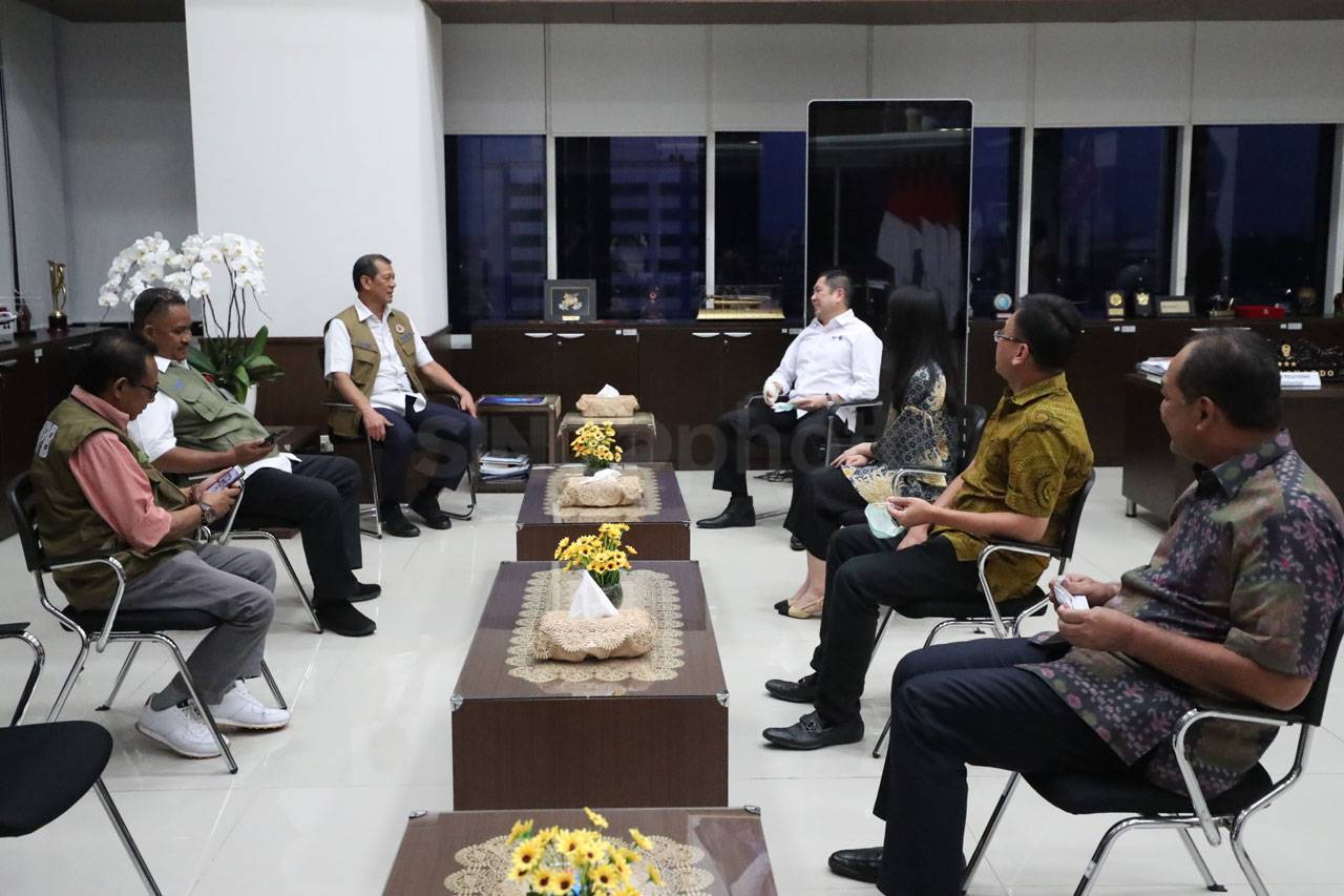 MNC Peduli Serahkan...