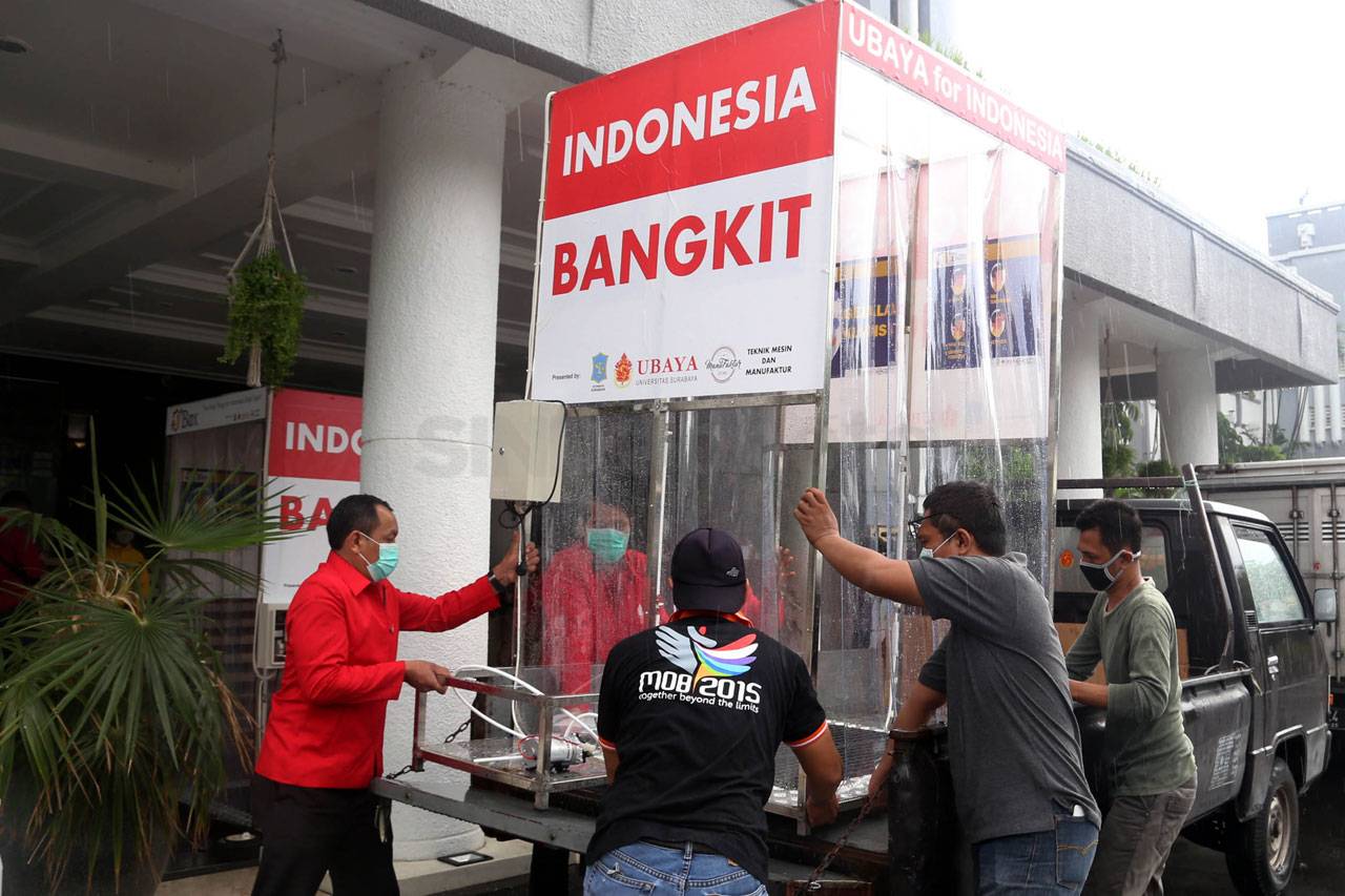 Ubaya Sumbang APD dan...