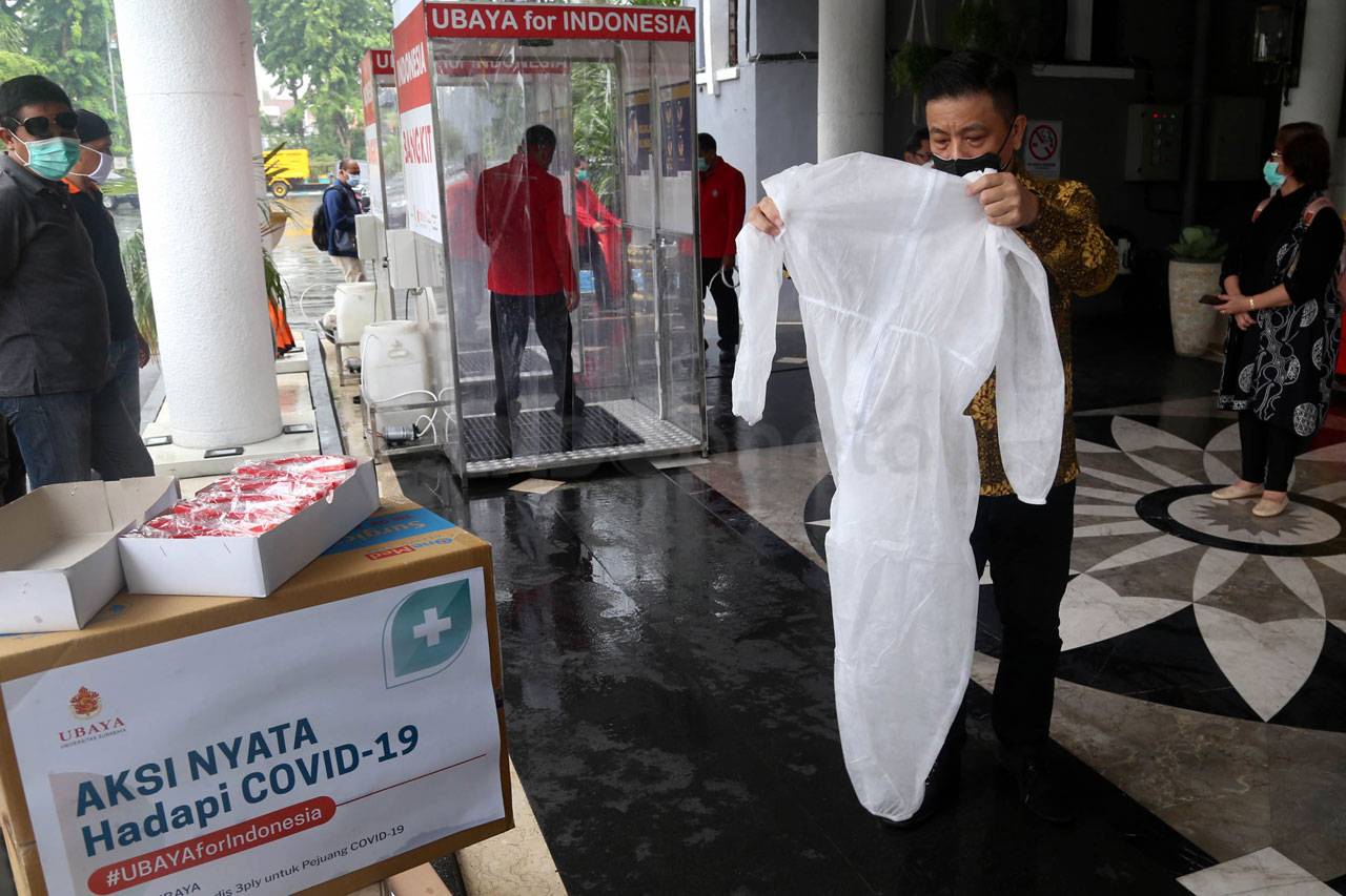 Ubaya Sumbang APD dan...