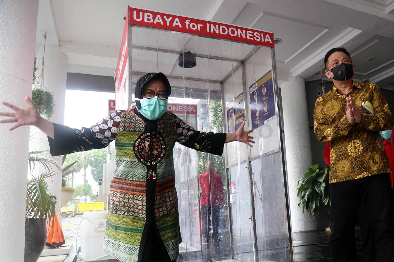 Ubaya Sumbang APD dan...