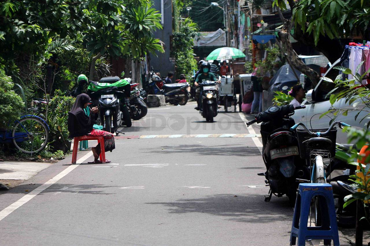 Cegah Corona, Warga...