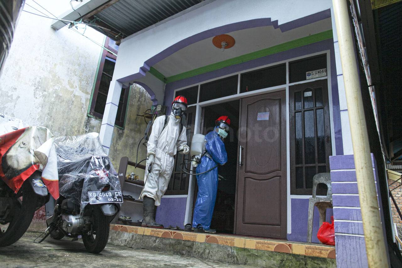 Rumah Warga Positif...